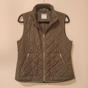 Old Navy Quilted Vest (M)